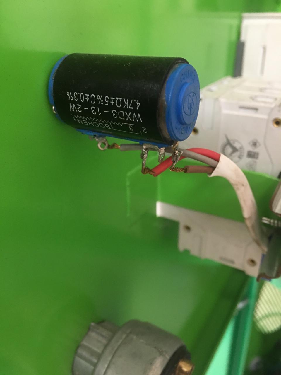 Potenciómetro Bochem WXD3-13-2W utilizado en el montaje